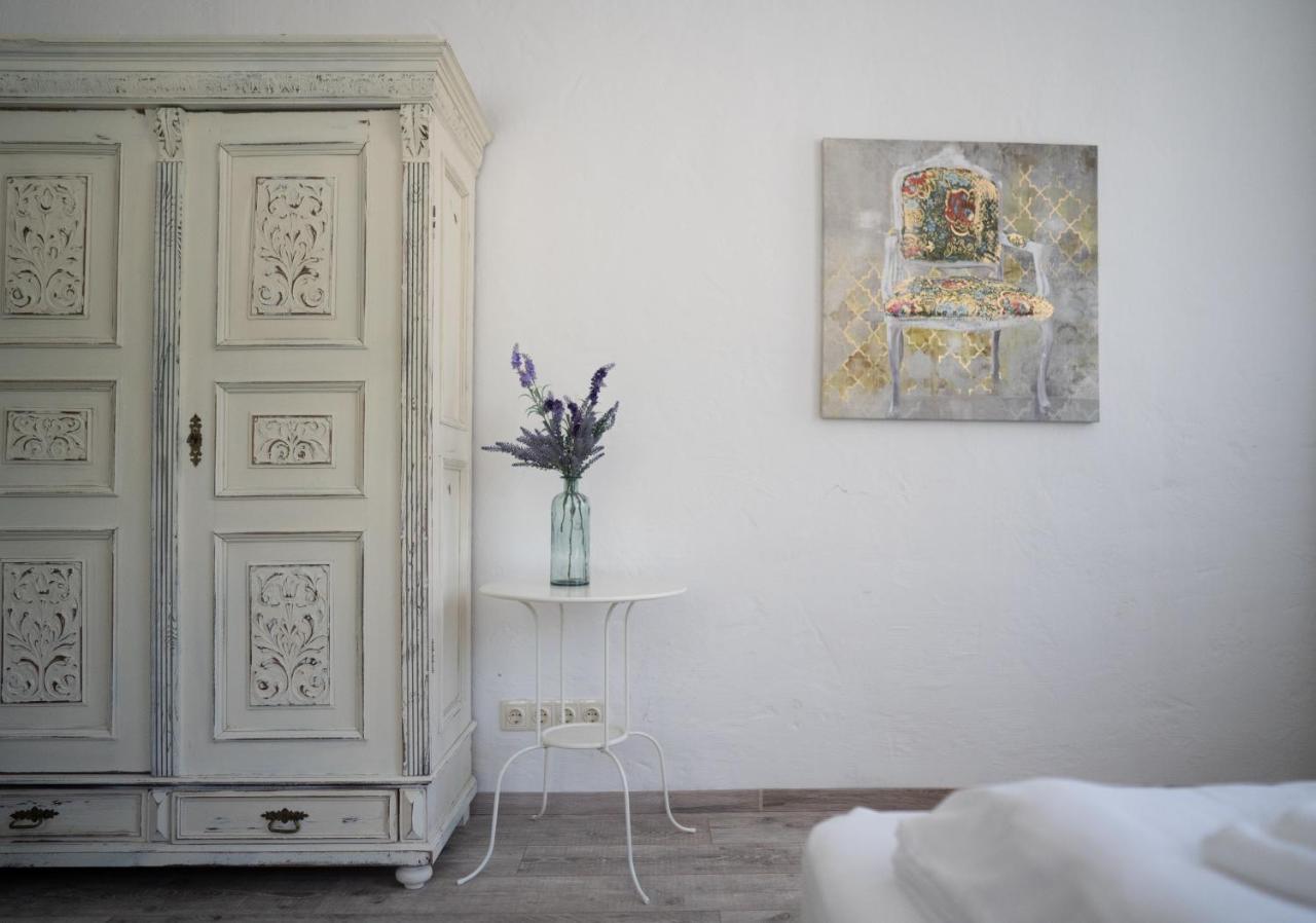 Pajta Apartman Es Vendeghaz ตาตา ภายนอก รูปภาพ