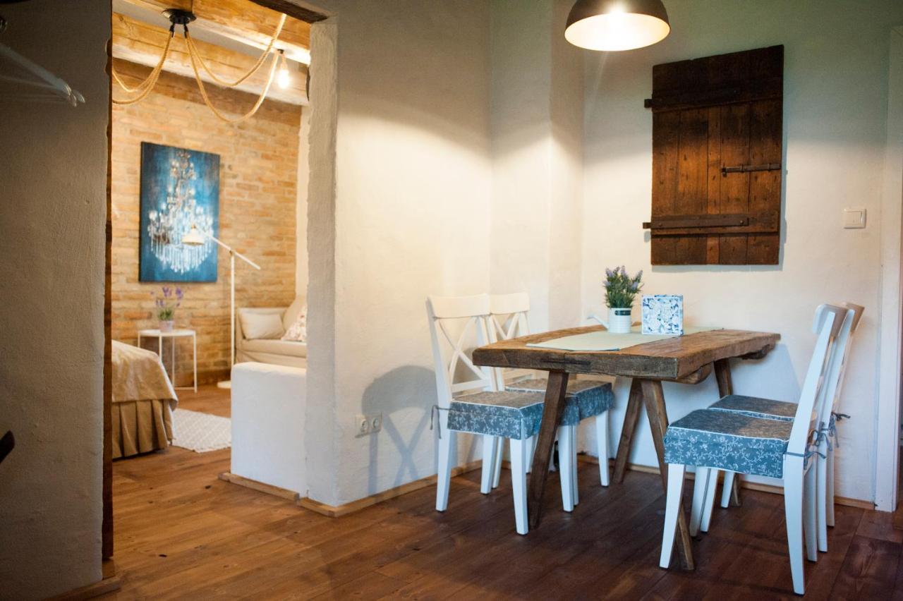Pajta Apartman Es Vendeghaz ตาตา ภายนอก รูปภาพ