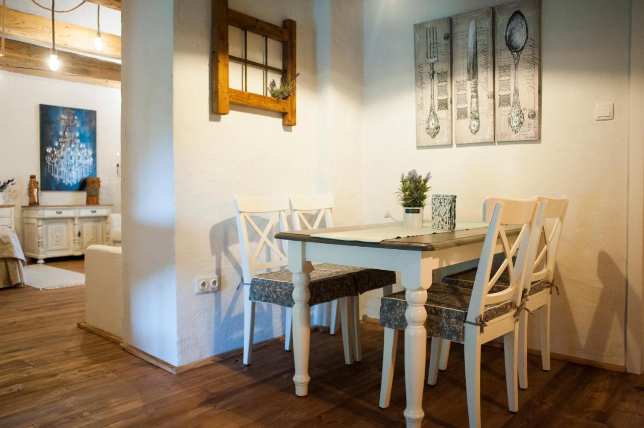 Pajta Apartman Es Vendeghaz ตาตา ภายนอก รูปภาพ
