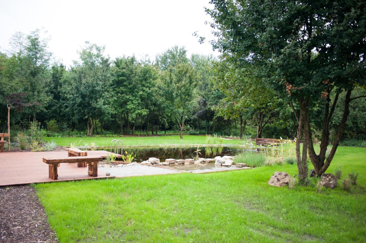 Pajta Apartman Es Vendeghaz ตาตา ภายนอก รูปภาพ